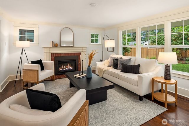 4712 90th Avenue SE, Mercer Island, WA 98040