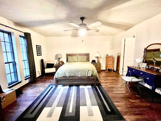 11 Idlewood Pl, Maumelle, AR 72113