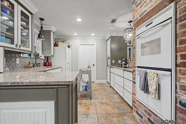 16723 Buckner Dr, Greenwell Springs, LA 70739