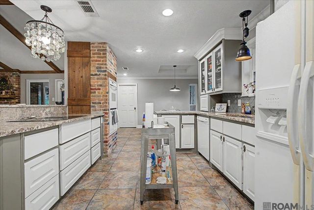16723 Buckner Dr, Greenwell Springs, LA 70739