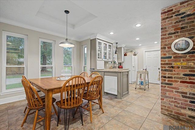 16723 Buckner Dr, Greenwell Springs, LA 70739