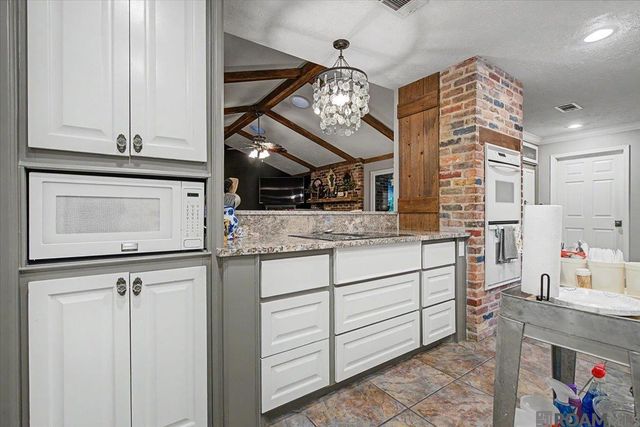 16723 Buckner Dr, Greenwell Springs, LA 70739