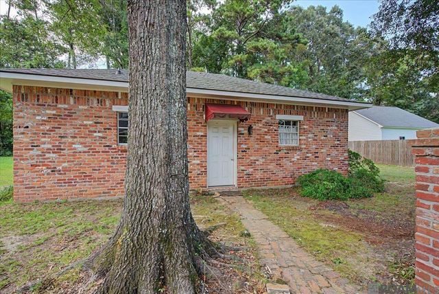 16723 Buckner Dr, Greenwell Springs, LA 70739