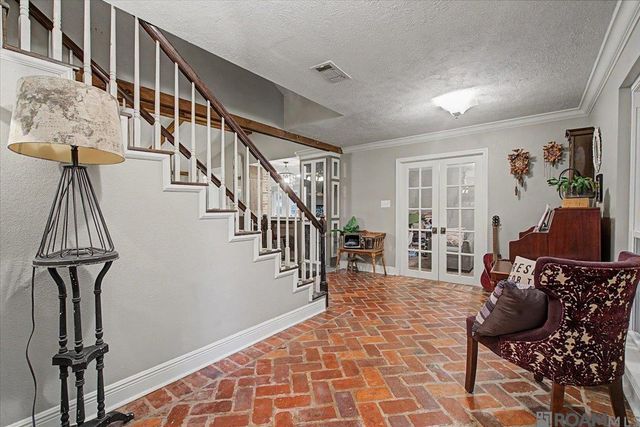 16723 Buckner Dr, Greenwell Springs, LA 70739