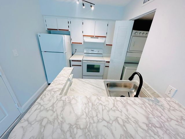 540 S Park Road, Hollywood, FL 33021