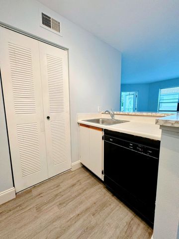 540 S Park Road, Hollywood, FL 33021