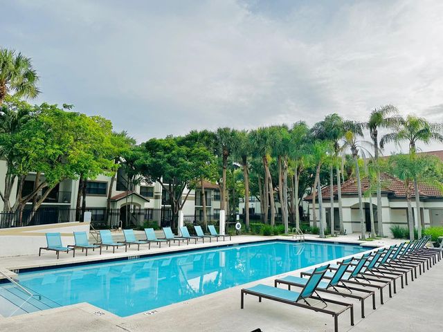 540 S Park Road, Hollywood, FL 33021