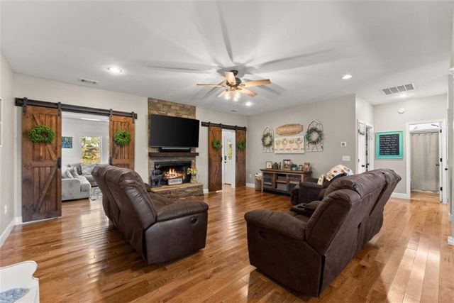 103 Sam Craven Road, Cleveland, GA 30528