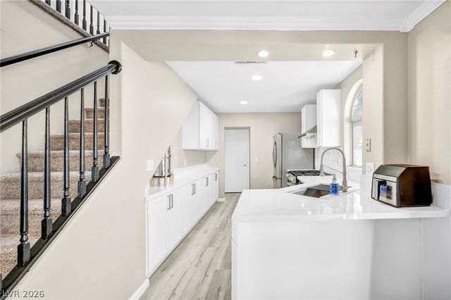 8914 Indian Eagle Drive, Las Vegas, NV 89129
