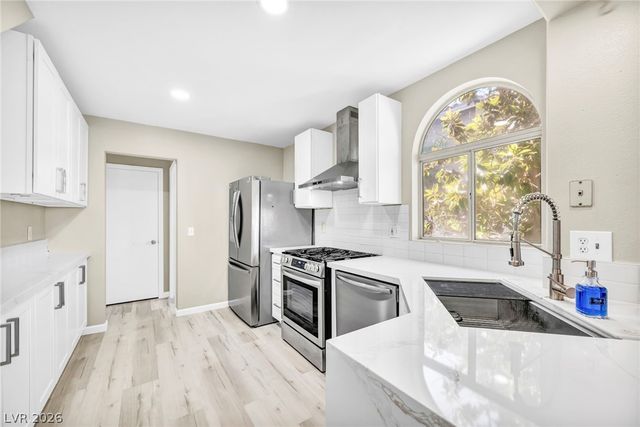8914 Indian Eagle Drive, Las Vegas, NV 89129