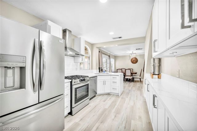 8914 Indian Eagle Drive, Las Vegas, NV 89129