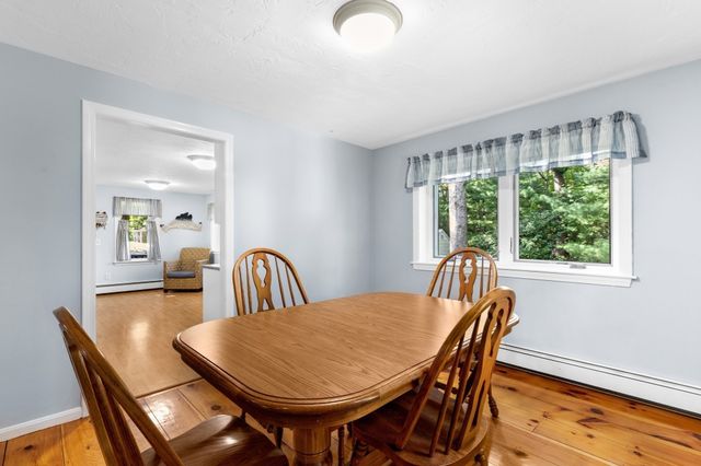 11 Lantern Ln, Plymouth, MA 02360