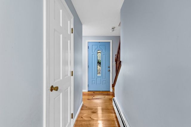 11 Lantern Ln, Plymouth, MA 02360