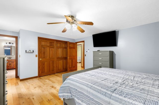 11 Lantern Ln, Plymouth, MA 02360