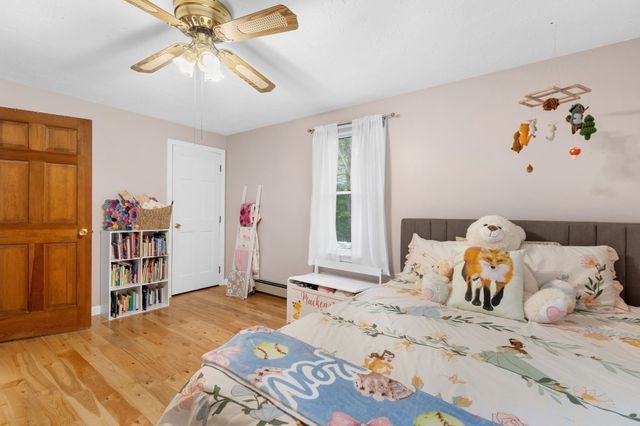 11 Lantern Ln, Plymouth, MA 02360