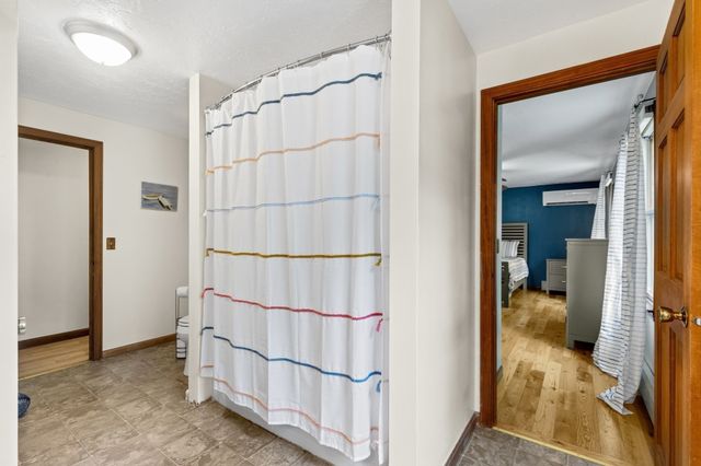 11 Lantern Ln, Plymouth, MA 02360