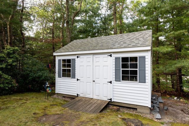 11 Lantern Ln, Plymouth, MA 02360