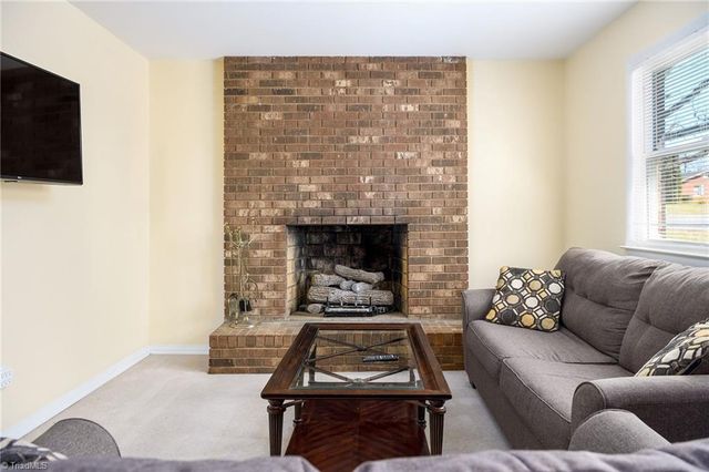 302 Mountainbrook Drive, King, NC 27021