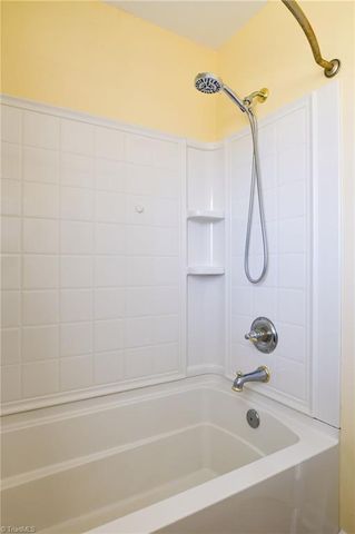 302 Mountainbrook Drive, King, NC 27021