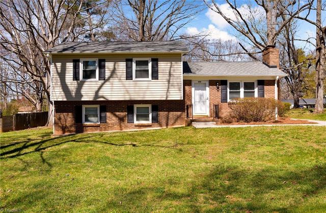 302 Mountainbrook Drive, King, NC 27021