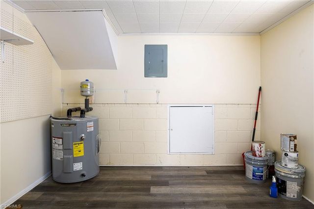 302 Mountainbrook Drive, King, NC 27021