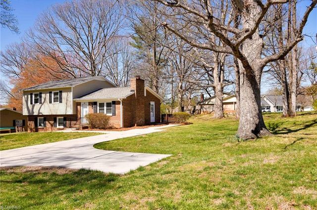 302 Mountainbrook Drive, King, NC 27021