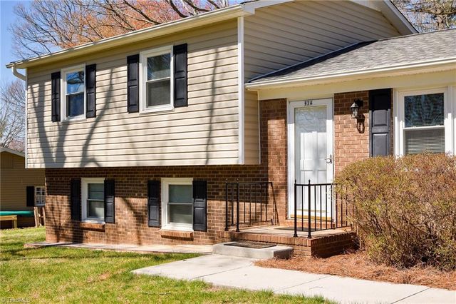 302 Mountainbrook Drive, King, NC 27021