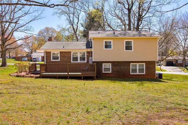 302 Mountainbrook Drive, King, NC 27021