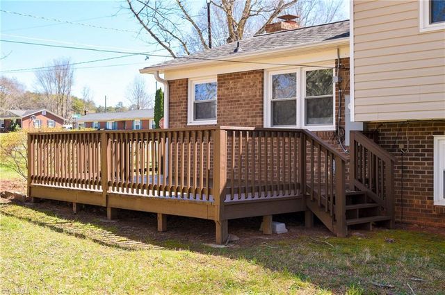 302 Mountainbrook Drive, King, NC 27021