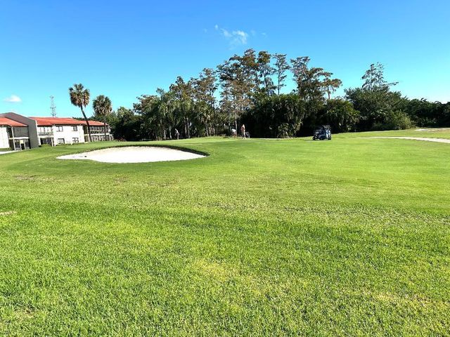 8305 Casa Del Lago E, Boca Raton, FL 33433