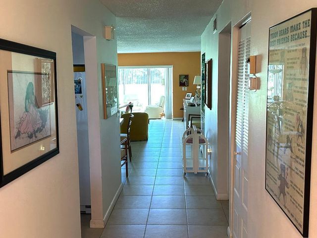 8305 Casa Del Lago E, Boca Raton, FL 33433