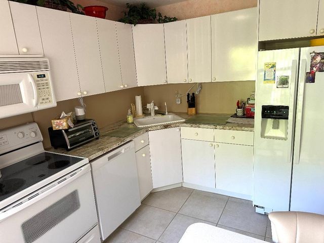 8305 Casa Del Lago E, Boca Raton, FL 33433