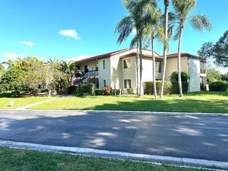 8305 Casa Del Lago E, Boca Raton, FL 33433