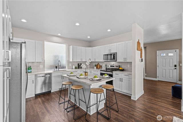 2723 84th Drive NE, Lake Stevens, WA 98258