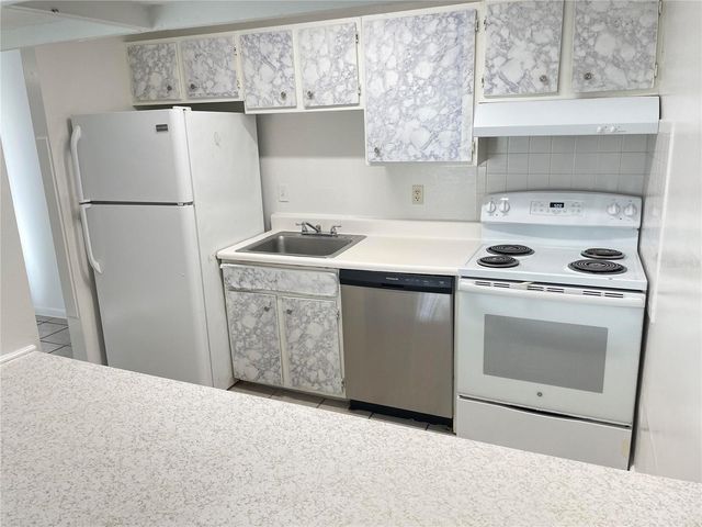 2352 HUNTINGTON GREEN COURT 7, Orlando, FL 32839