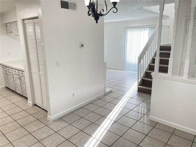 2352 HUNTINGTON GREEN COURT 7, Orlando, FL 32839