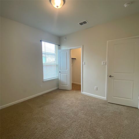 527 Golden Bell Drive, Glenn Heights, TX 75154