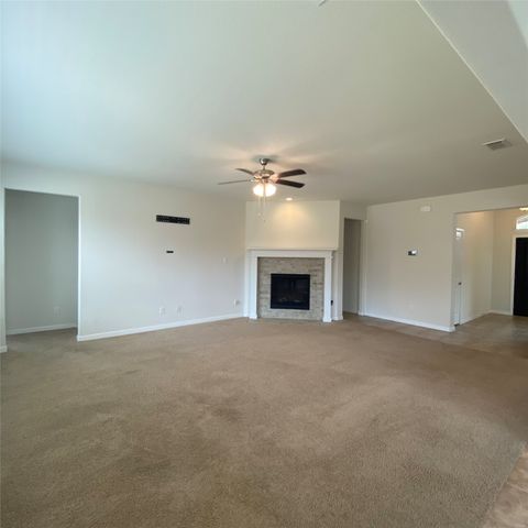 527 Golden Bell Drive, Glenn Heights, TX 75154