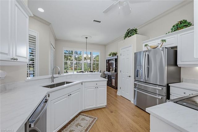 2325 Island Cove CIR, Naples, FL 34109