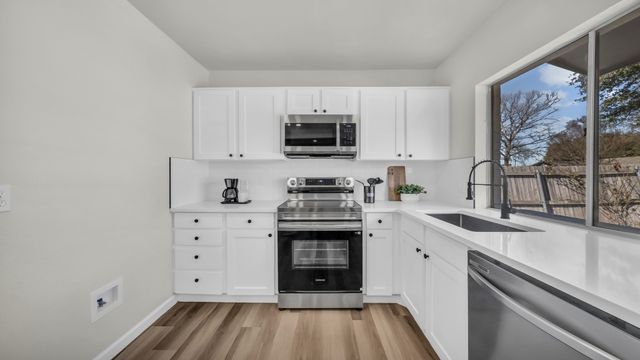 211 Pebblebrook Street, Arlington, TX 76014