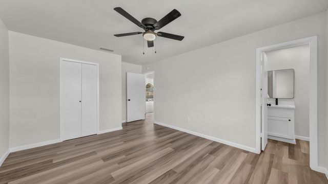 211 Pebblebrook Street, Arlington, TX 76014