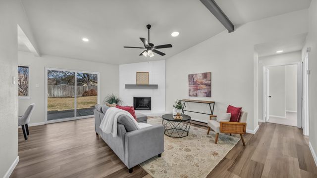 211 Pebblebrook Street, Arlington, TX 76014