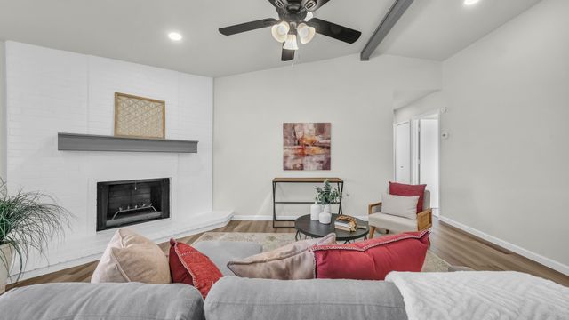 211 Pebblebrook Street, Arlington, TX 76014