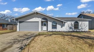 211 Pebblebrook Street, Arlington, TX 76014