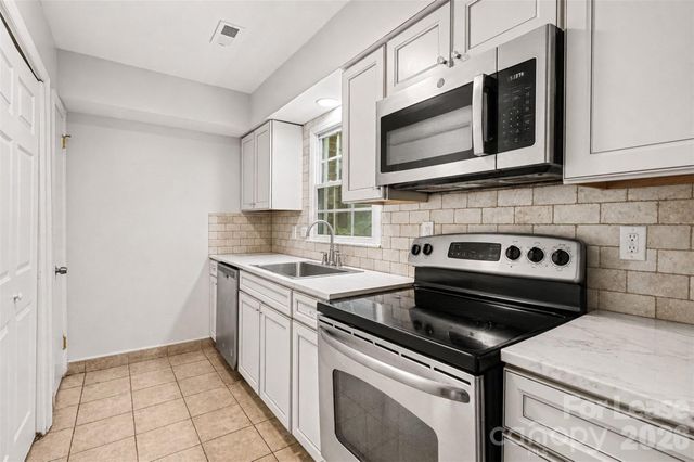 1236 Archdale Drive F, Charlotte, NC 28217