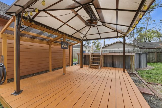 7307 Ironwood Lane, Baytown, TX 77521