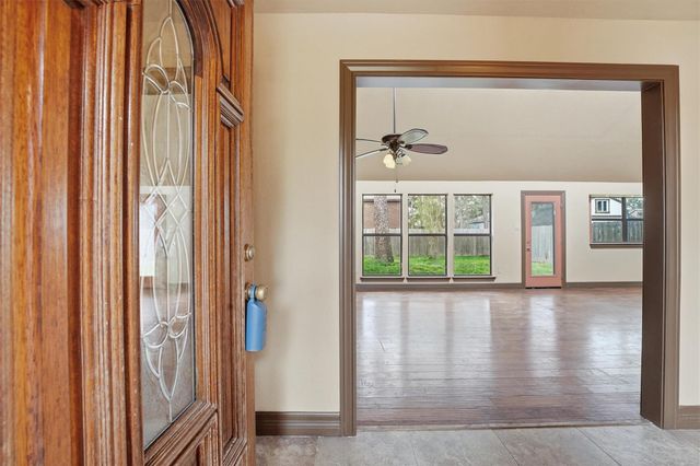 7307 Ironwood Lane, Baytown, TX 77521