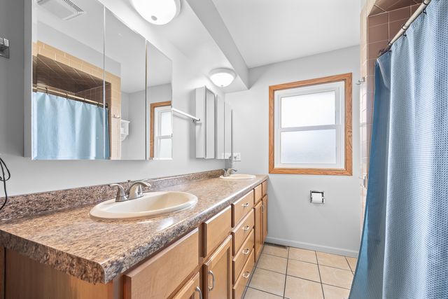 6043 W 127th Place, Palos Heights, IL 60463