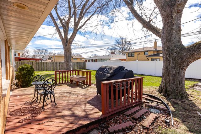 6043 W 127th Place, Palos Heights, IL 60463