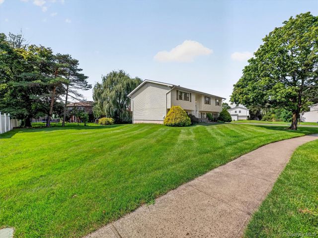 59 Mallory Road, Spring Valley, NY 10977